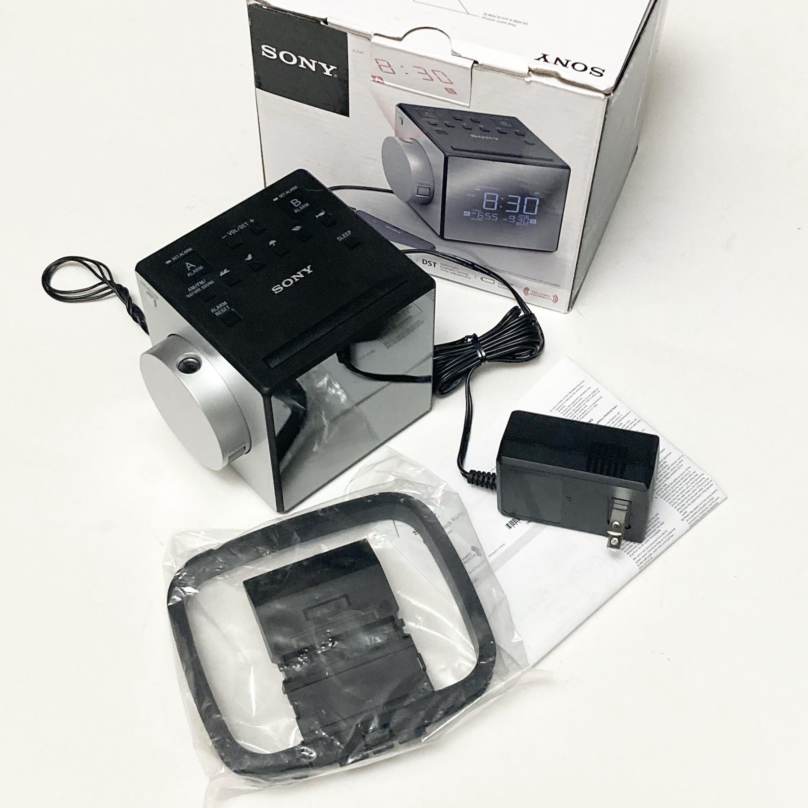 SONY ICF-C1PJ Alarm Clock Radio with Time Projector Nature Sounds New Open Box