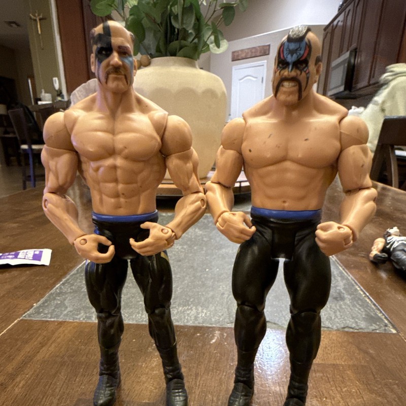 Animal & Hawk Wrestling Figures-Loose-Face Paint Black Pants Blue Trim