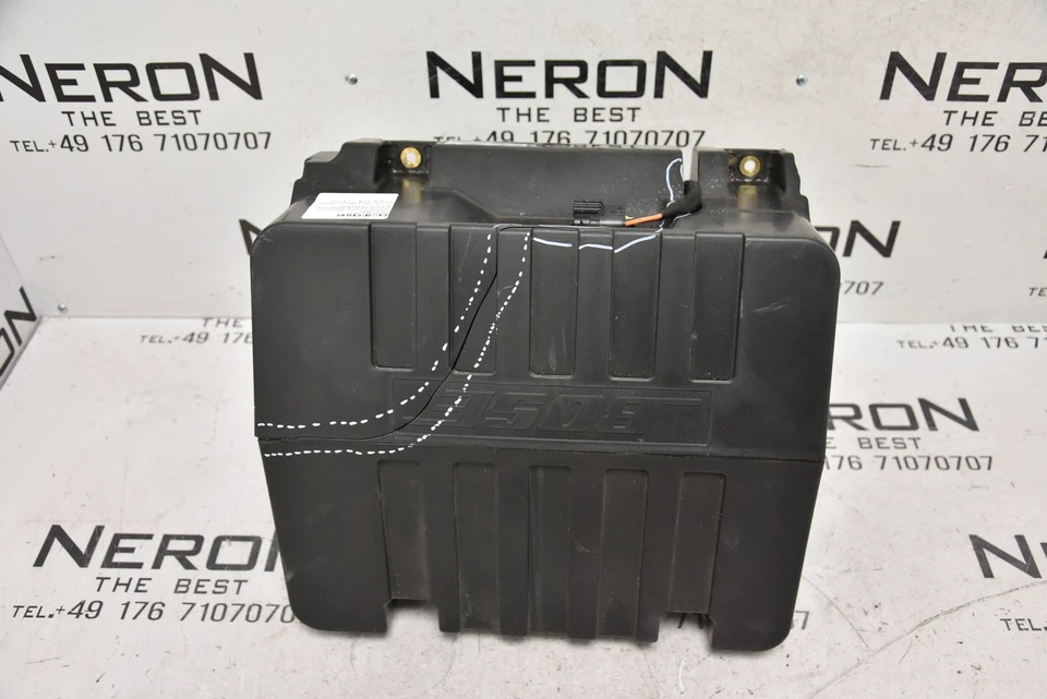 Porsche Panamera 970 Subwoofer Lautsprecher BOSE 97064556503 - Bild 2 von 4