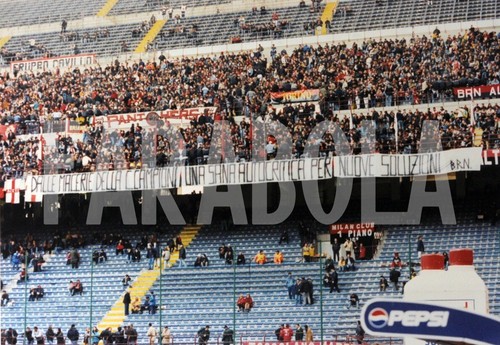 Photo de presse vintage Football, Milan, Bannières Supporters, Années