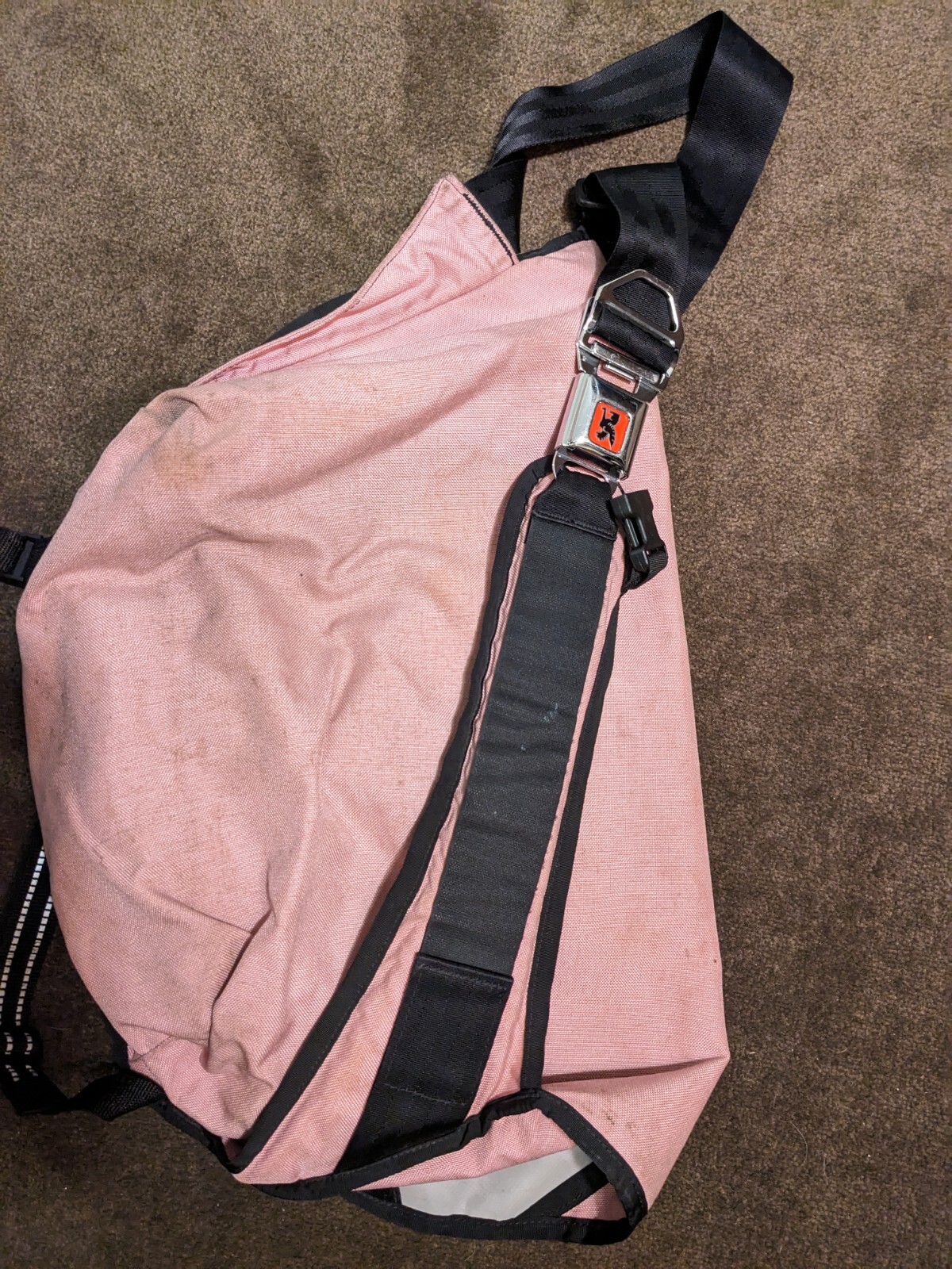 Chrome Industries Classic Sling messenger bag In Pink