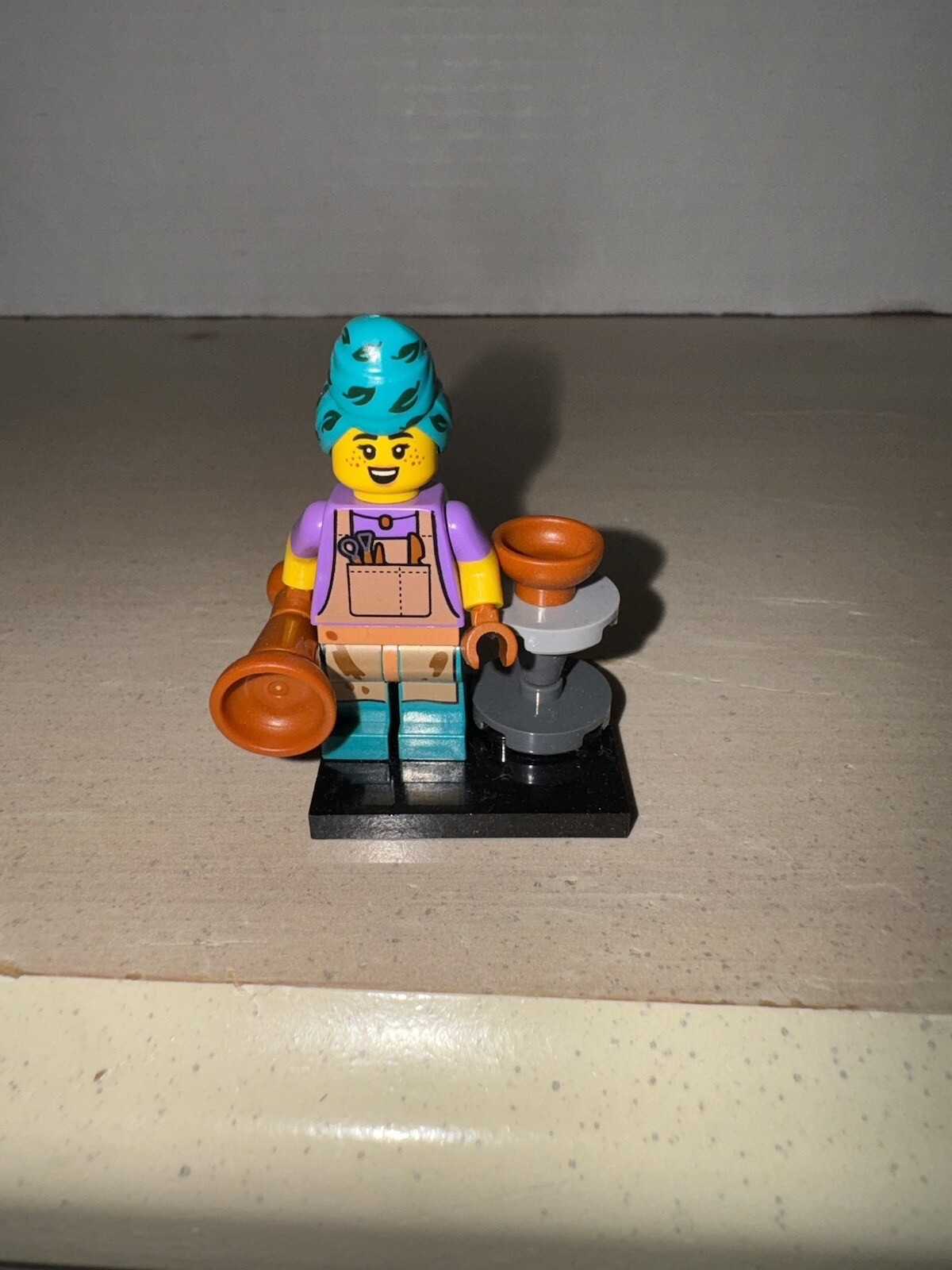 LEGO 71037 Minifigures Series 24 Collectible Figures Ceramic Potter