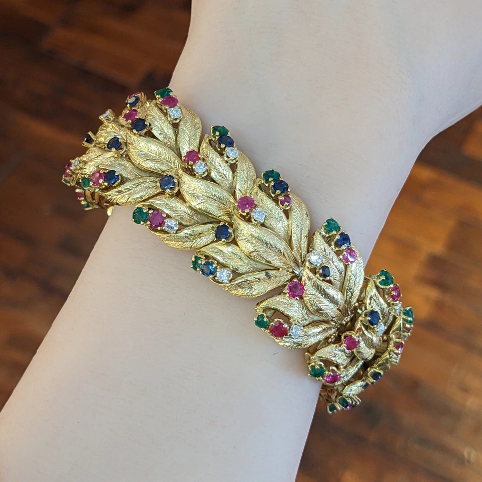 Brazalete vintage de rubí, zafiro, esmeralda y diamantes en oro amarillo de 18 k - HM2739P