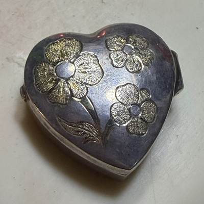 Small Heart-Shaped Silver-Tone Metal Floral Hinged Trinket Box with Lid