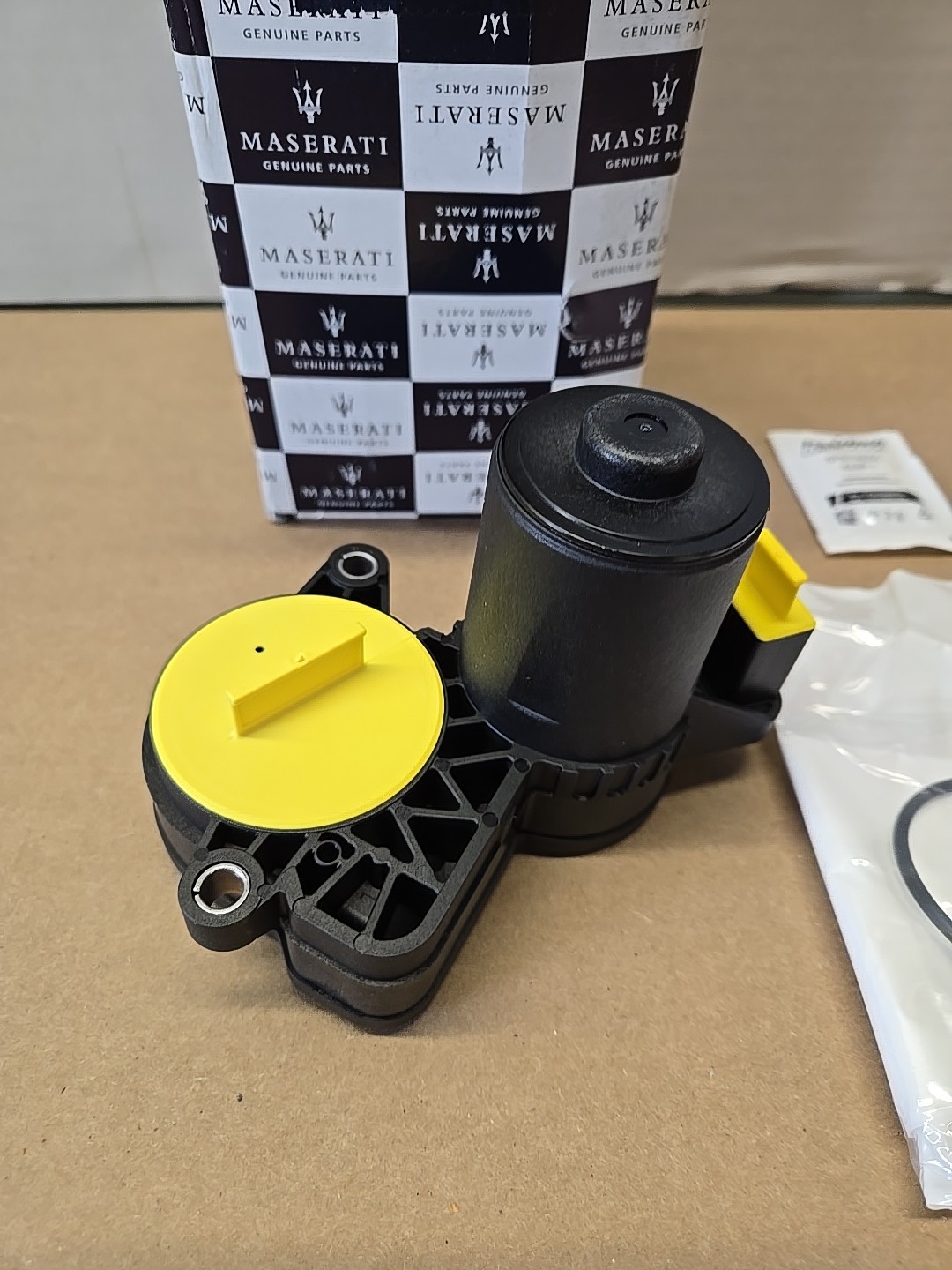 Left Parking Brake Module 673005450 Compatible With MASERATI Ghibli Levante