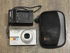 Olympus FE-370 Silver 8.0 Mega Pixel 5X O-ZOOM / Case,Charger& Battery
