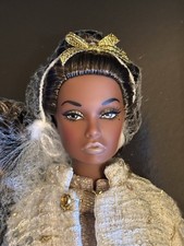 NRFB Black Poppy Parker Gold Season Doll Stilettos Out Convention