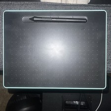 Wacom Intuos Wireless Graphics Tablet Medium Black