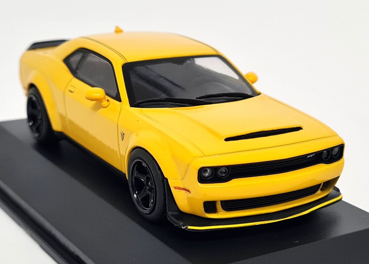 Solido 1/43 Dodge Challenger SRT Demon V8 6.2 '18 Yellow Diecast Scale model car