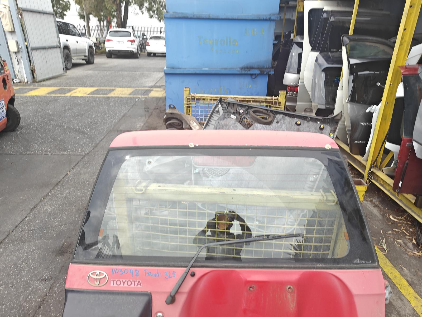 Toyota Prado Tailgate VZJ95 07/1996-01/2003 - thumbnail 2