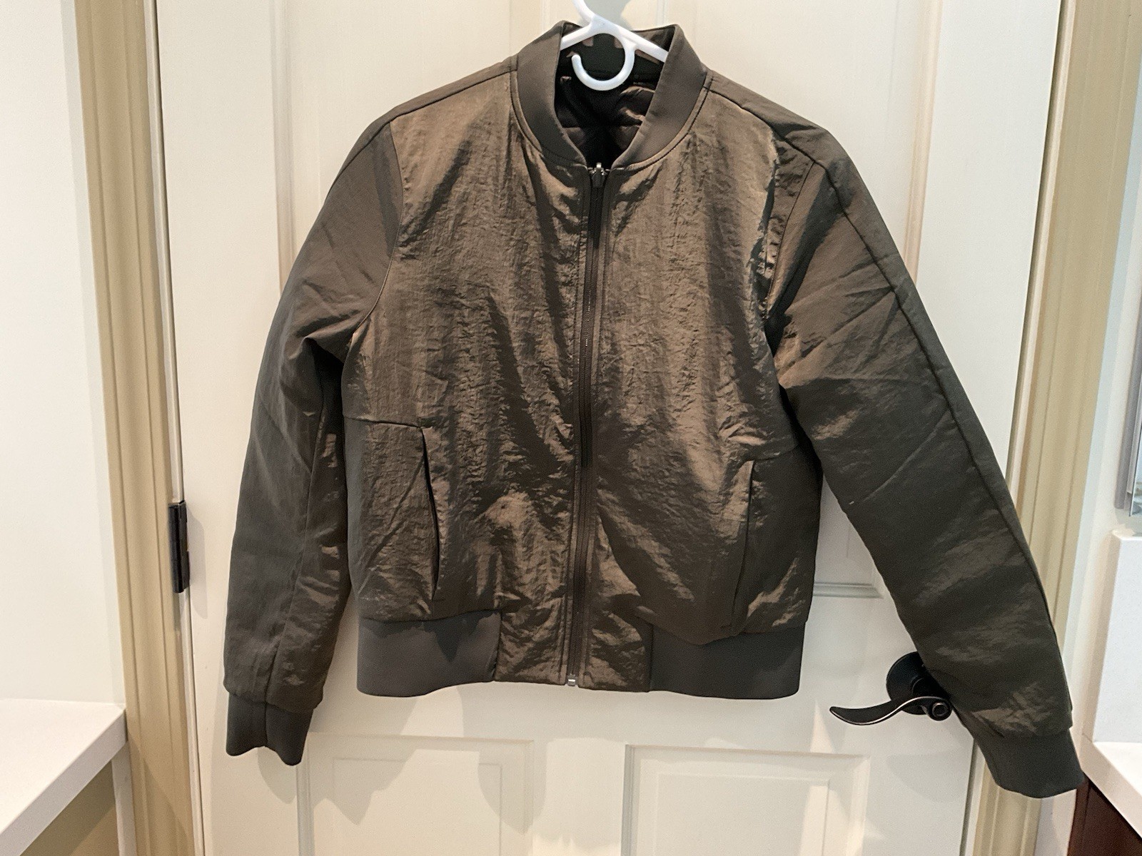 Lululemon Bomber Jacket Women's Size 8, Green/Bronze Metallic, Excellent!!