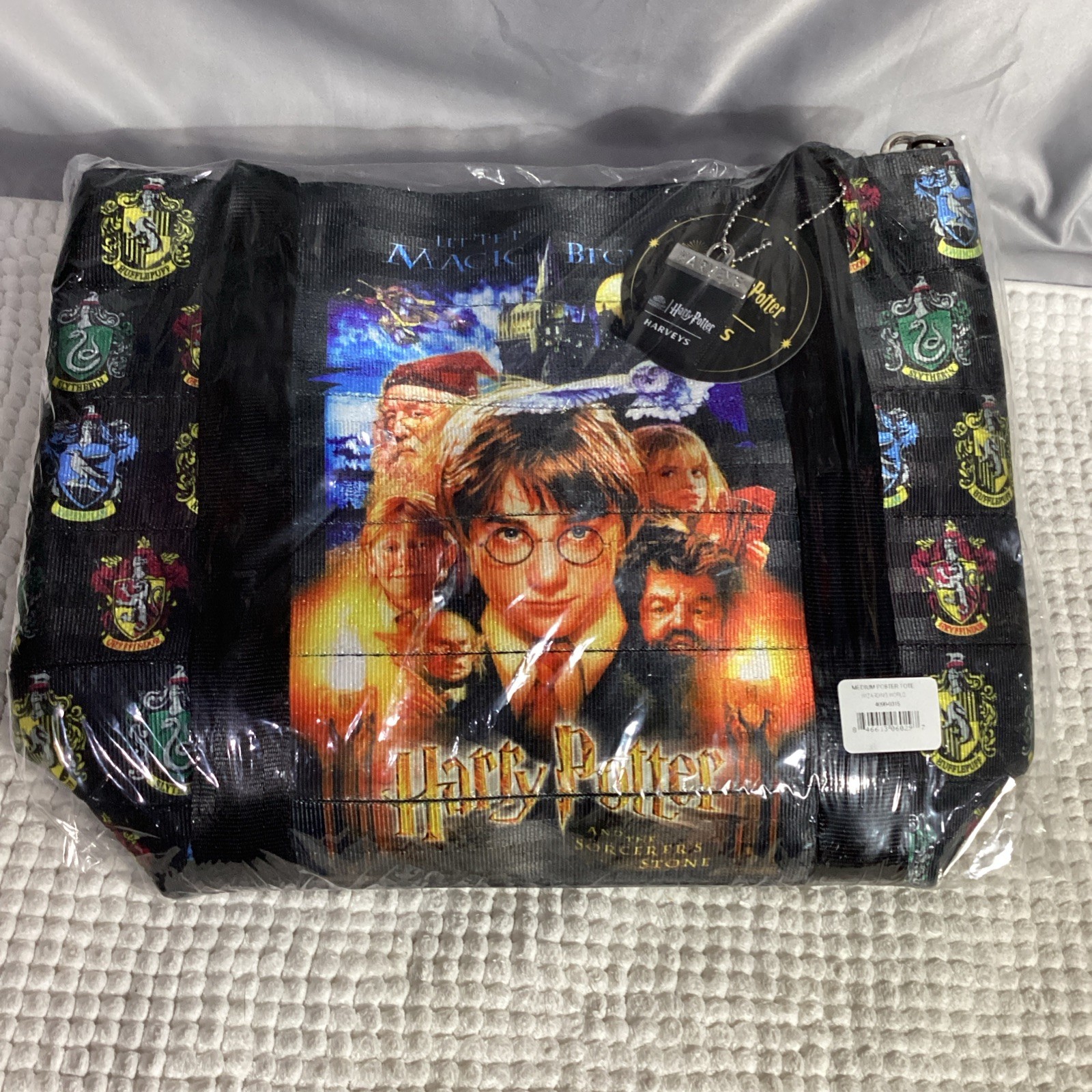 Harvey’s Harry Potter Hogwarts Medium Poster Tote Bag, Charm Of Crest NEW image 9