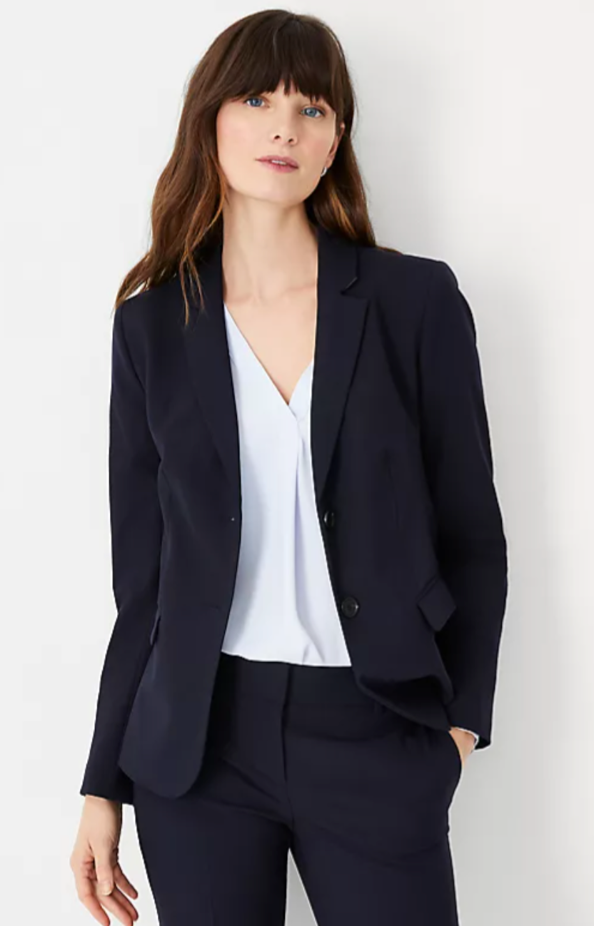 NEW ANN TAYLOR NAVY NOTCHED TWO BUTTON SEASONLESS STRETCH BLAZER JACKET SZ 2