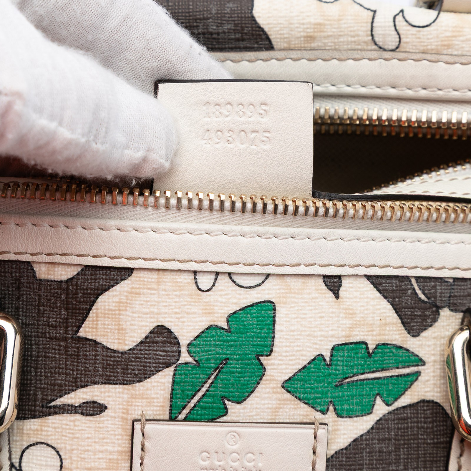 Authenticated Gucci Limited Edition Medium GG Sup… - image 6