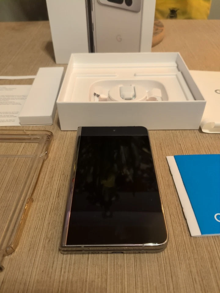 Google Pixel Fold G9FPL 256GB Unlocked Obsidian - UK Model - Faulty. Please Read - Image 2 of 4