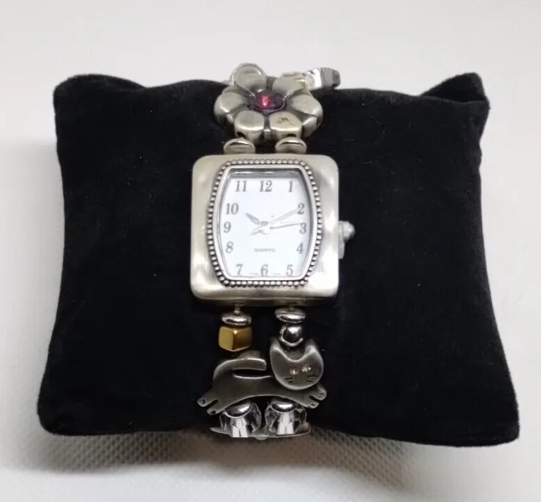 Vintage Avon Black and Silver Women\'s Watch Avon Watch Vintage Black & Silver Square | eBay main image 4