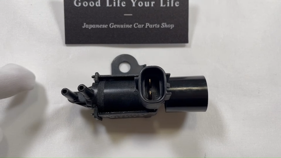 Toyota 90910-12126 VALVE VACUUM SWITCHING LAND CRUISER FJ FZJ OEM