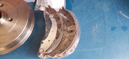 Tambor de freno Dacia Logan Renault Clio juego de zapatas de freno 7700839322 7701205720 - Imagen 4 de 8