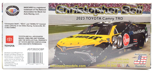 "Kit de automóvil Toyota Camry TRD 1/24" Salvinos JR Models "DeWalt"" Christopher Bell 2023 - Imagen 2 de 4