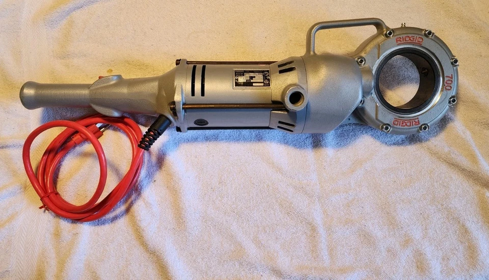 NEW Ridgid 700-T2 Power Drive Pipe Threader Portable 41935 1/8"-2" 1AC02 - Image 2 of 4