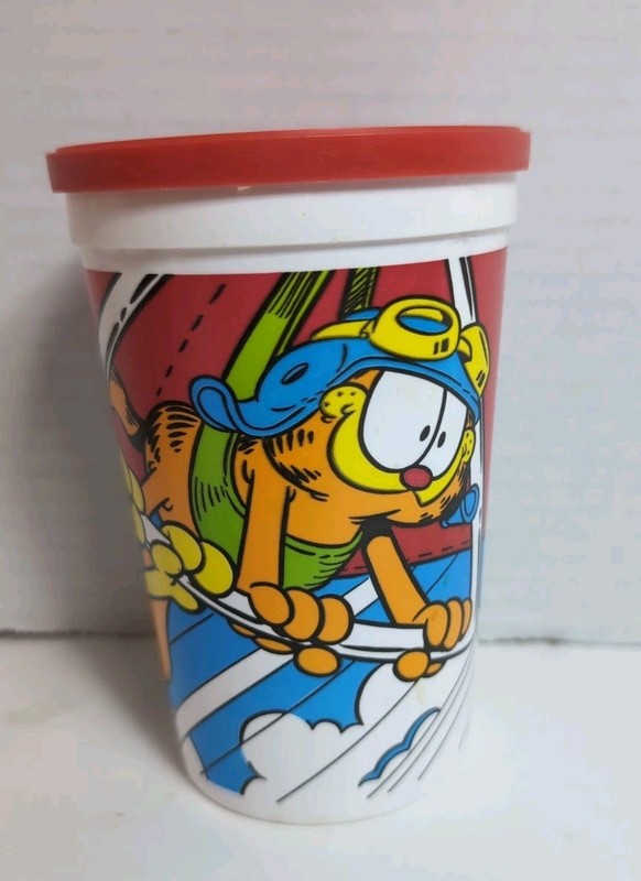 Vintage 1993 Pizza Hut Plastic Cup/Lid Garfield Cartoon Paragliding with Odie 