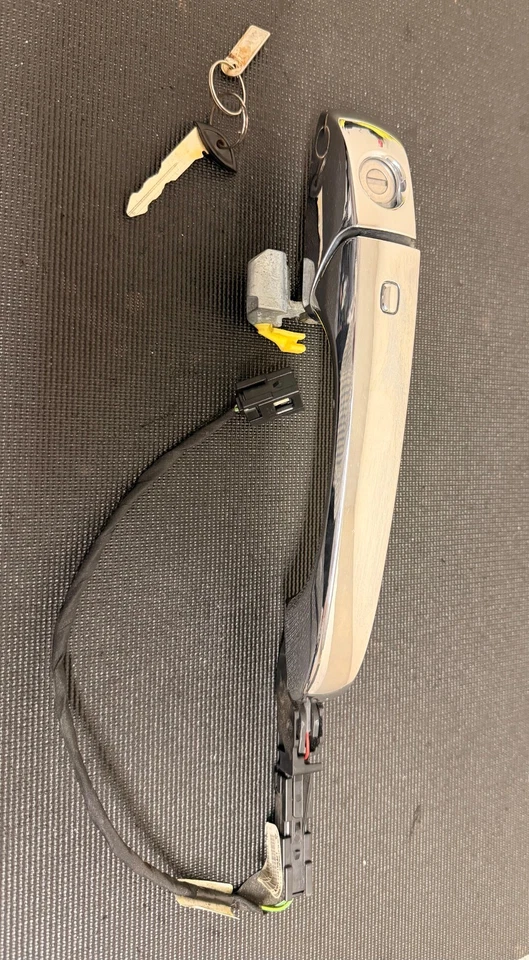 Manija de puerta exterior izquierda cromada Chrysler Town & Country 2011-2016 OEM Foto 3 de 4