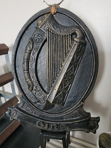 EIRE Ireland Cast Iron Irish Harp Heavy Wall Sign, 10.5” x 9”