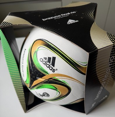 adidas Matchball Brazuca Finale Rio Fußball WM 2014