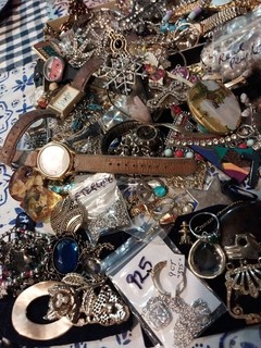 Junk Jewelry 5lbs Drawer Trinkets Some Gold And Silver
