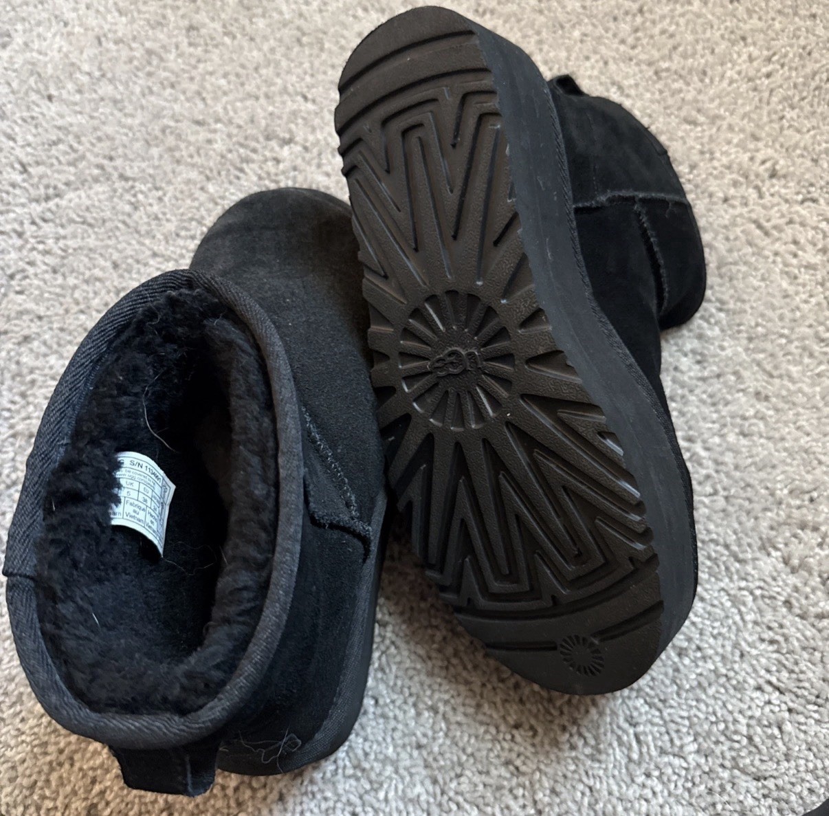 UGG  Mini platform Boot size 7 - image 4