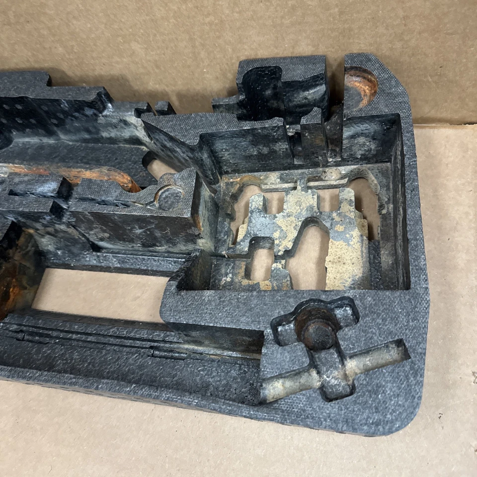 Herramienta de emergencia Audi R8 2008 2011 2012 2014 2015 fabricante de equipos originales neumáticos espuma almacenamiento con volantes 1625 Foto 2 de 4