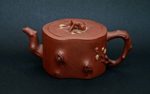 ANTIQUE CHINESE YIXING TEAPOT MAKERS MARK
