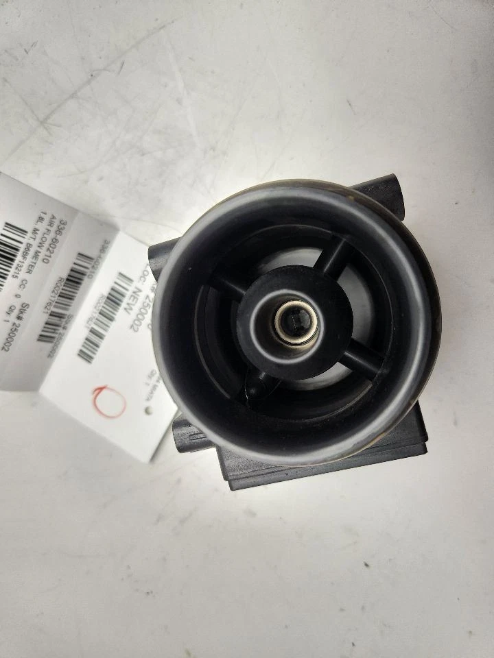 Medidor de flujo de aire Mazda MX-3 1992-1996 4 cilindros OEM B6BF13215 Foto 4 de 4