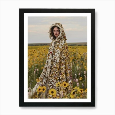 Frau im Sonnenblumenmantel ''Kunstdruck gerahmtes Wandbild Poster Leinwanddruck Bild''