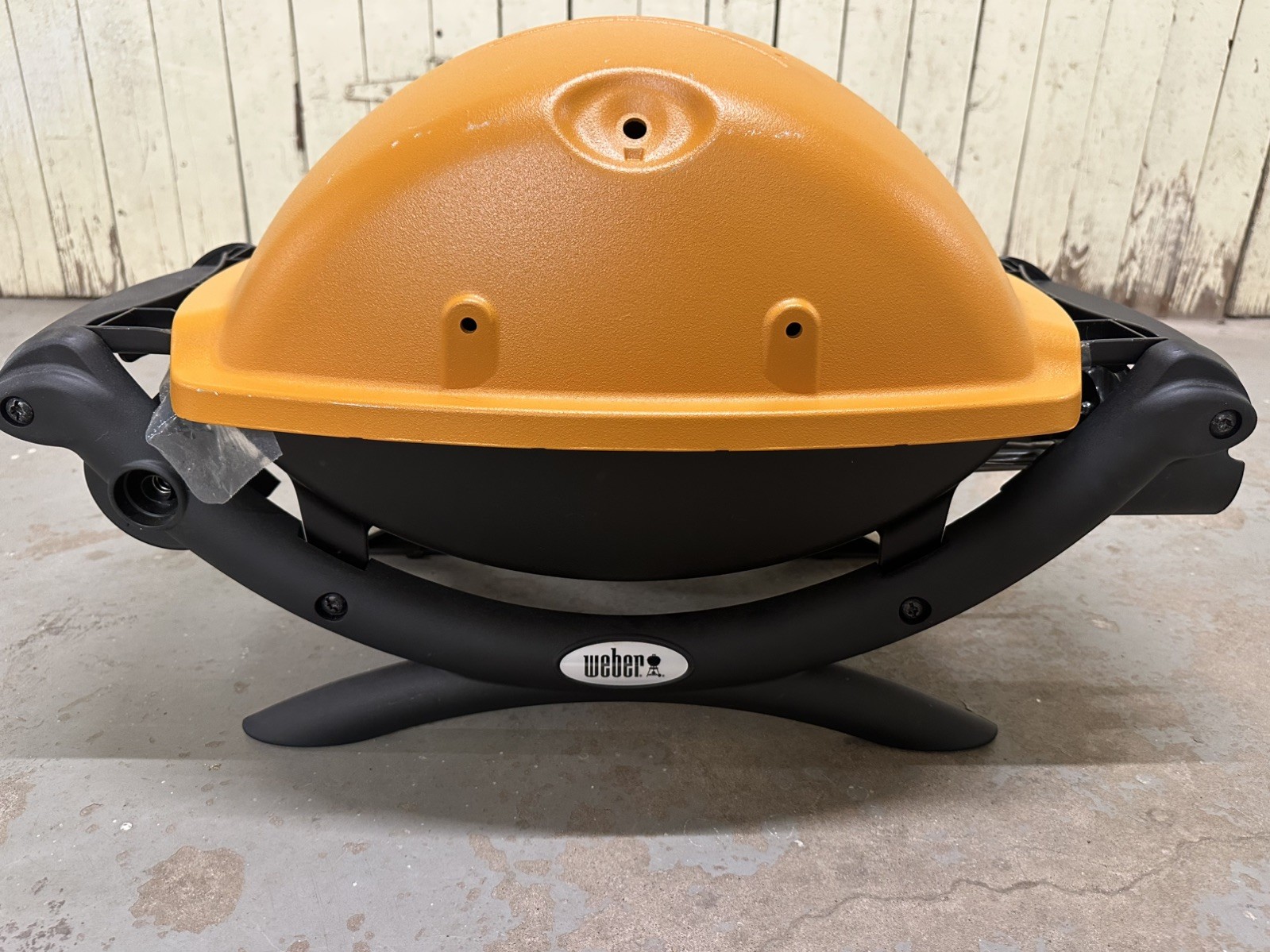 Weber Q1200 Outdoor Liquid Propane BBQ Barbecue Grill Camping Never Used No Box