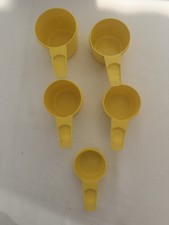 Tupperware Set Of 5 Vintage Measure Cups