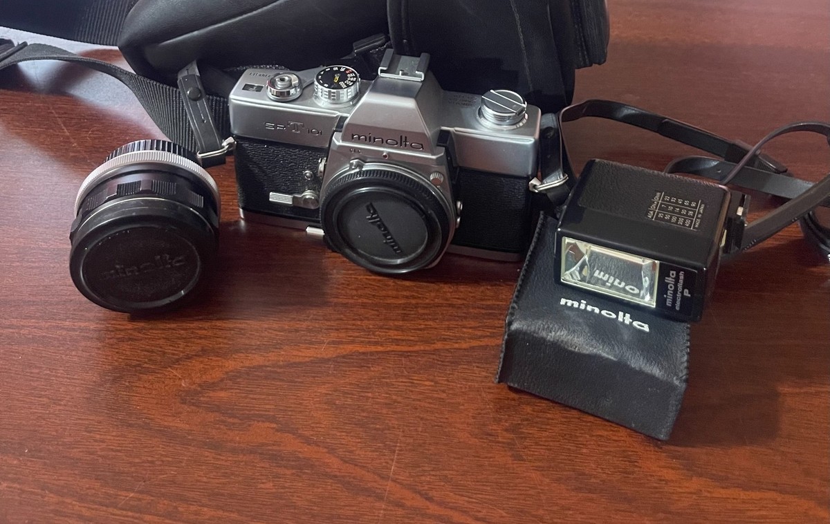 Minolta SRT-101 Working Camera Body With 55mm Lens Case & carry