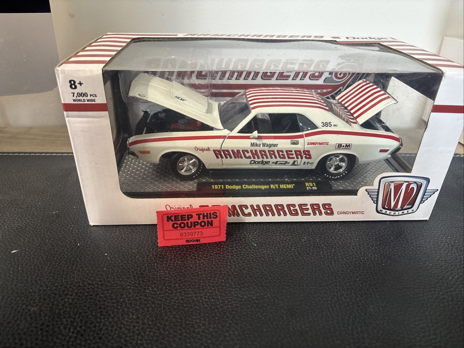M2 Machines 1971 Dodge Challenger R/T HEMI 1:24