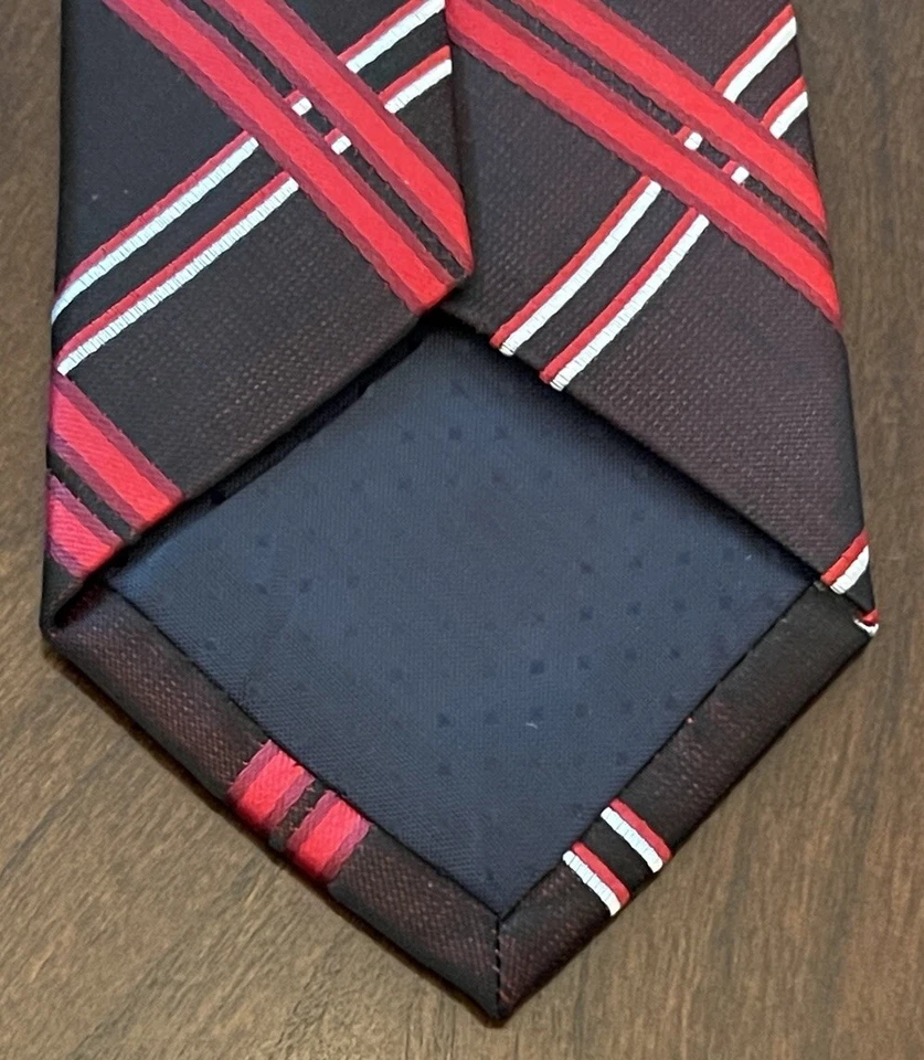 Pierre Cardin Black Red Hand Made 100% Polyester Men’s Neck Tie Made In China - Image 2 of 4