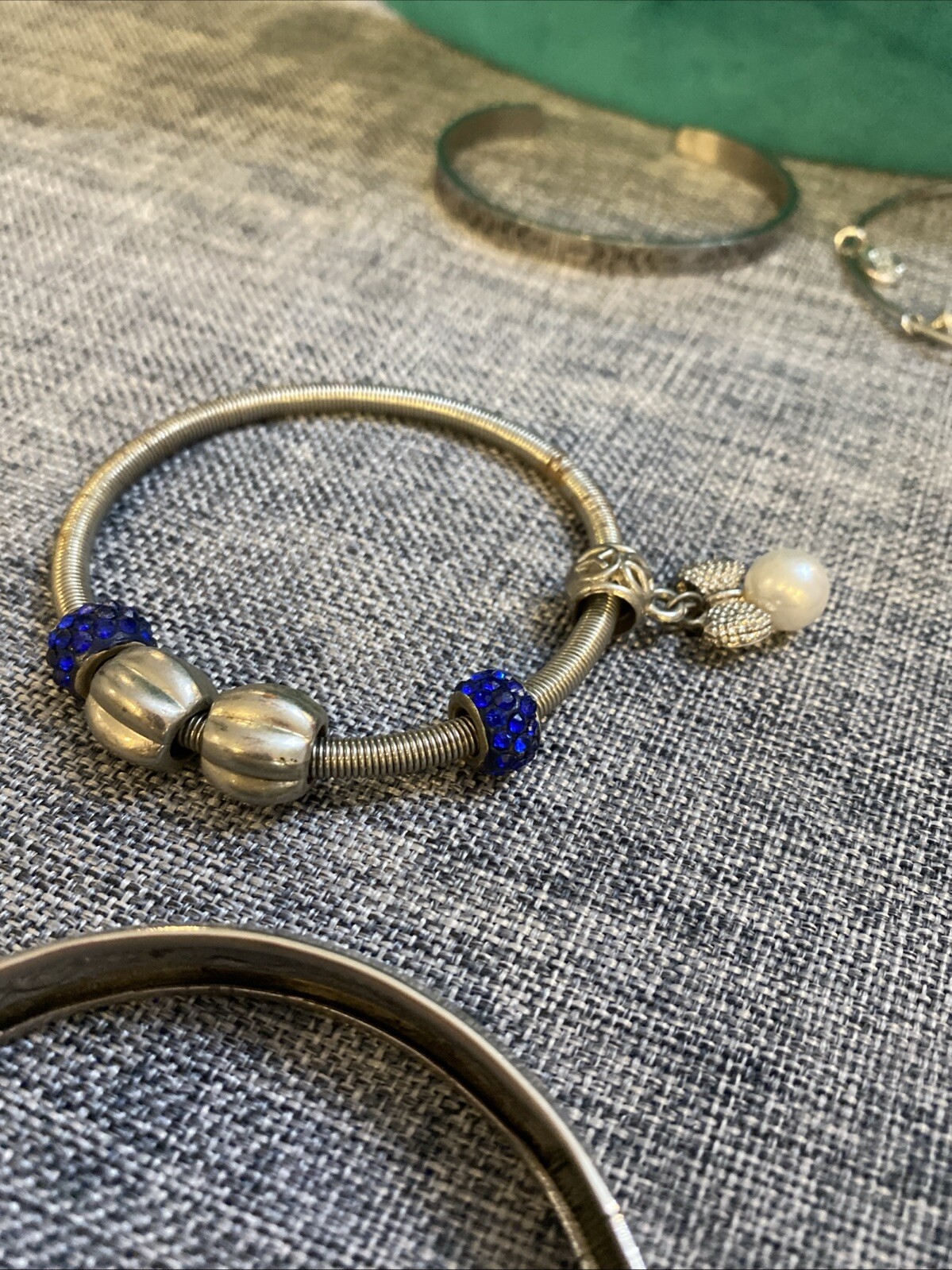 Mixed LOT (8) Bangle Bracelets - image 3