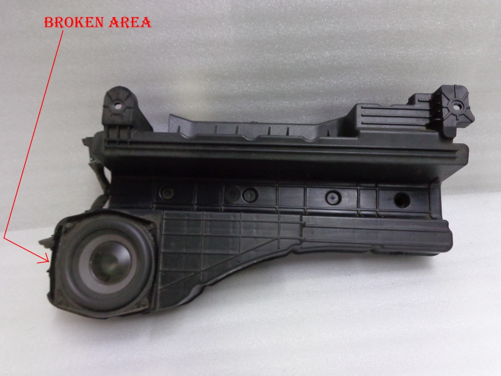2010-2016 OEM Cadillac SRX Bose Subwoofer Assembly #15950544 A2  