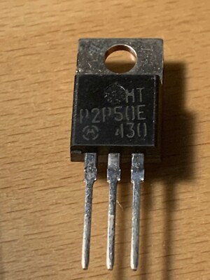  MT P2P50E - MOTOROLA Power MOSFET 2 Amps, 500 Volts, TO-220.