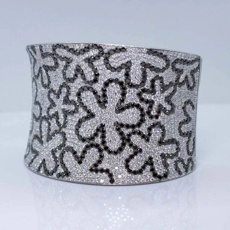 935 Slver 11.24CT Black Onyx & White Simulated Sapphires Flower Bangle Bracelet - Image 4 of 4