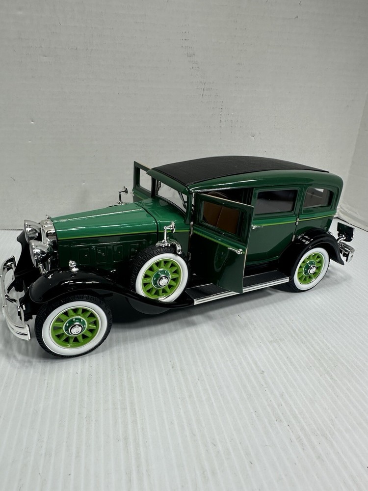 Racing Champions ERTL 1:18 SCALE 1931 PEERLESS Metal DIE-CAST CAR Green Black