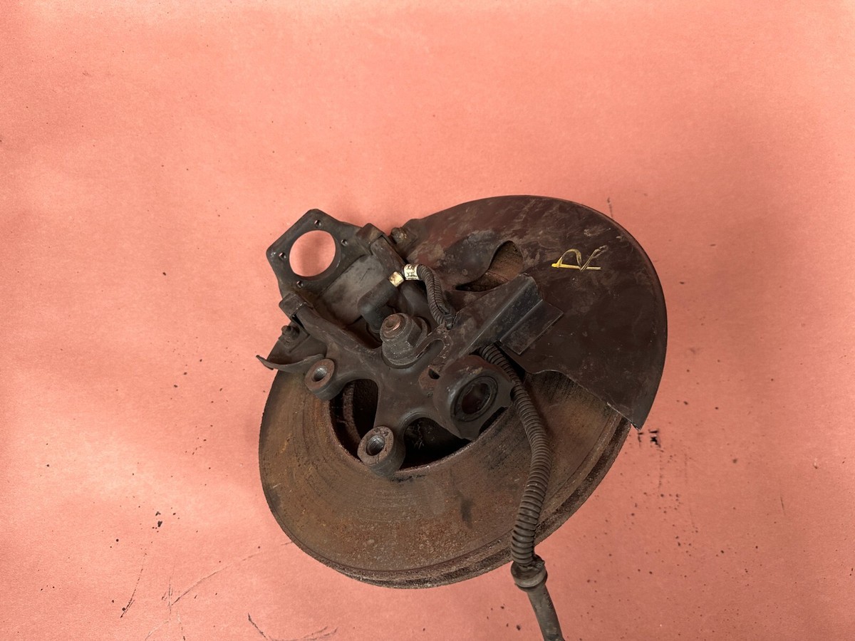 パーツ 1978 Jaguar XJS 2+2 Front Right Side Spindle Knuckle Hub OEM 97K