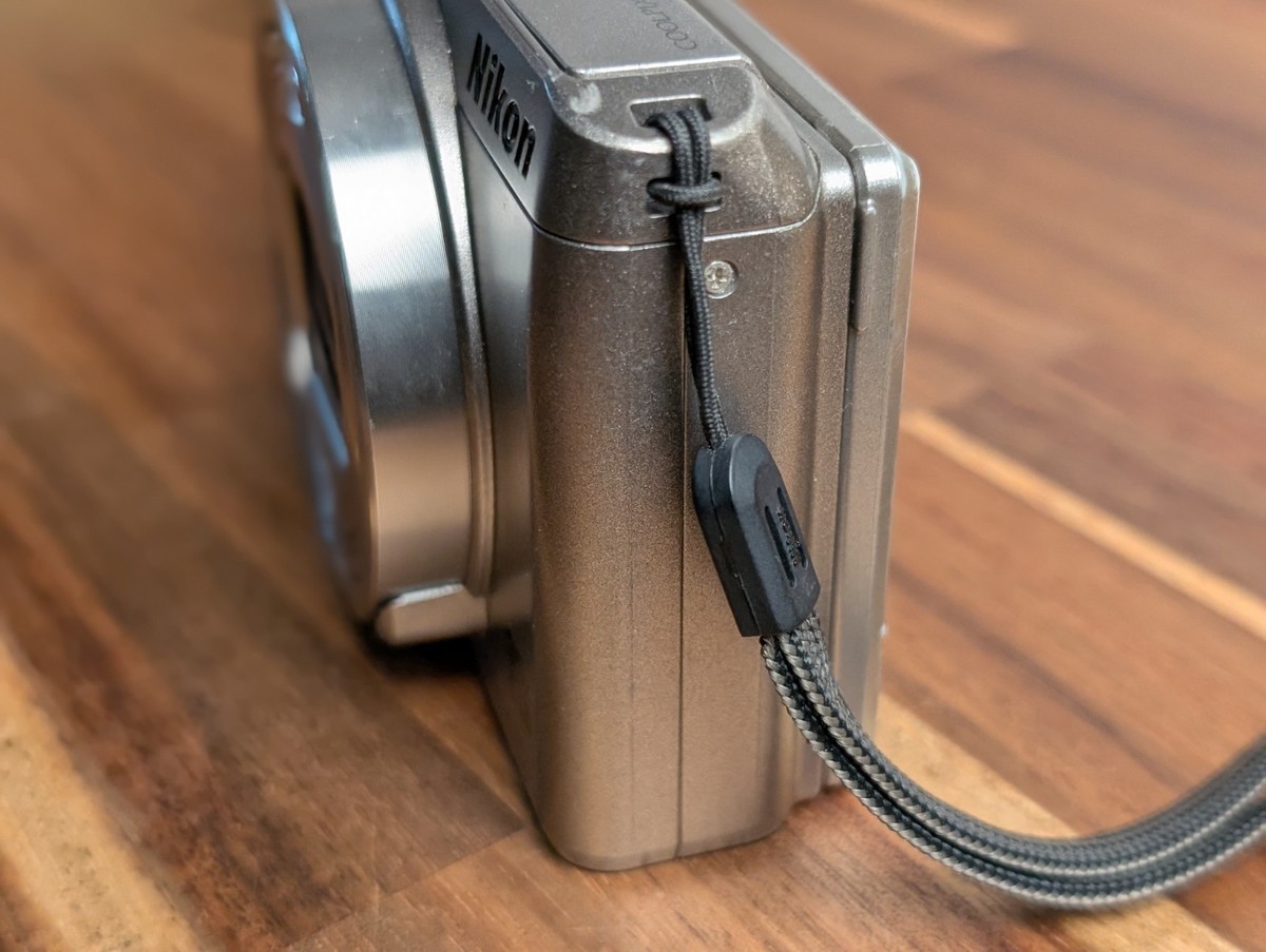 N MINT Nikon COOLPIX A900 20.0MP 35x zoom Compact Digital Camera