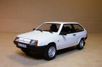 IST/DeAgostini 1:43 Soviet VAZ-2108 Samara white cars USSR