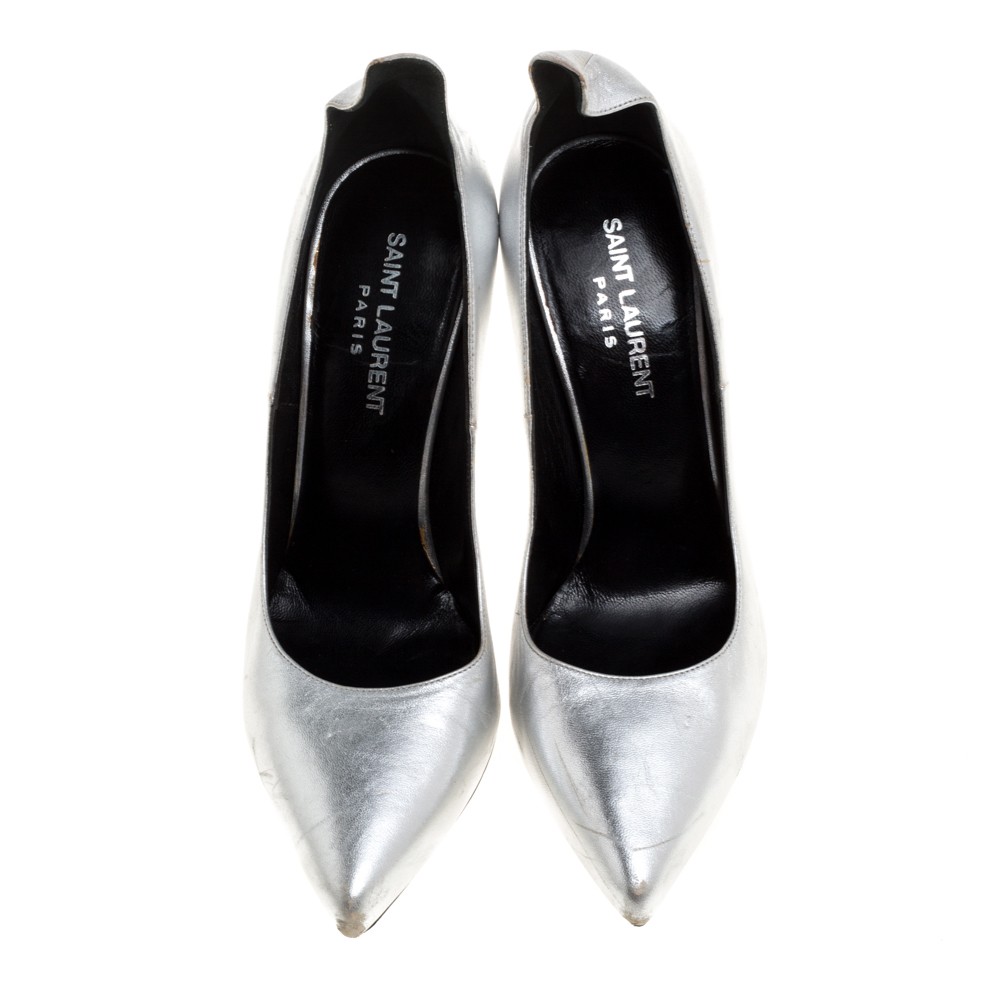 Decolte Saint Laurent Paris in pelle argento con spine a punta taglia 37