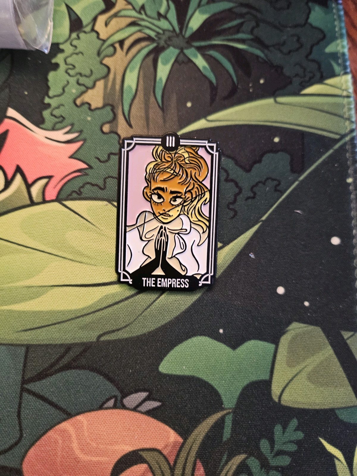 Lore Olympus Hera The Empress Tarot Card Pin Hot Topic Exclusive | eBay