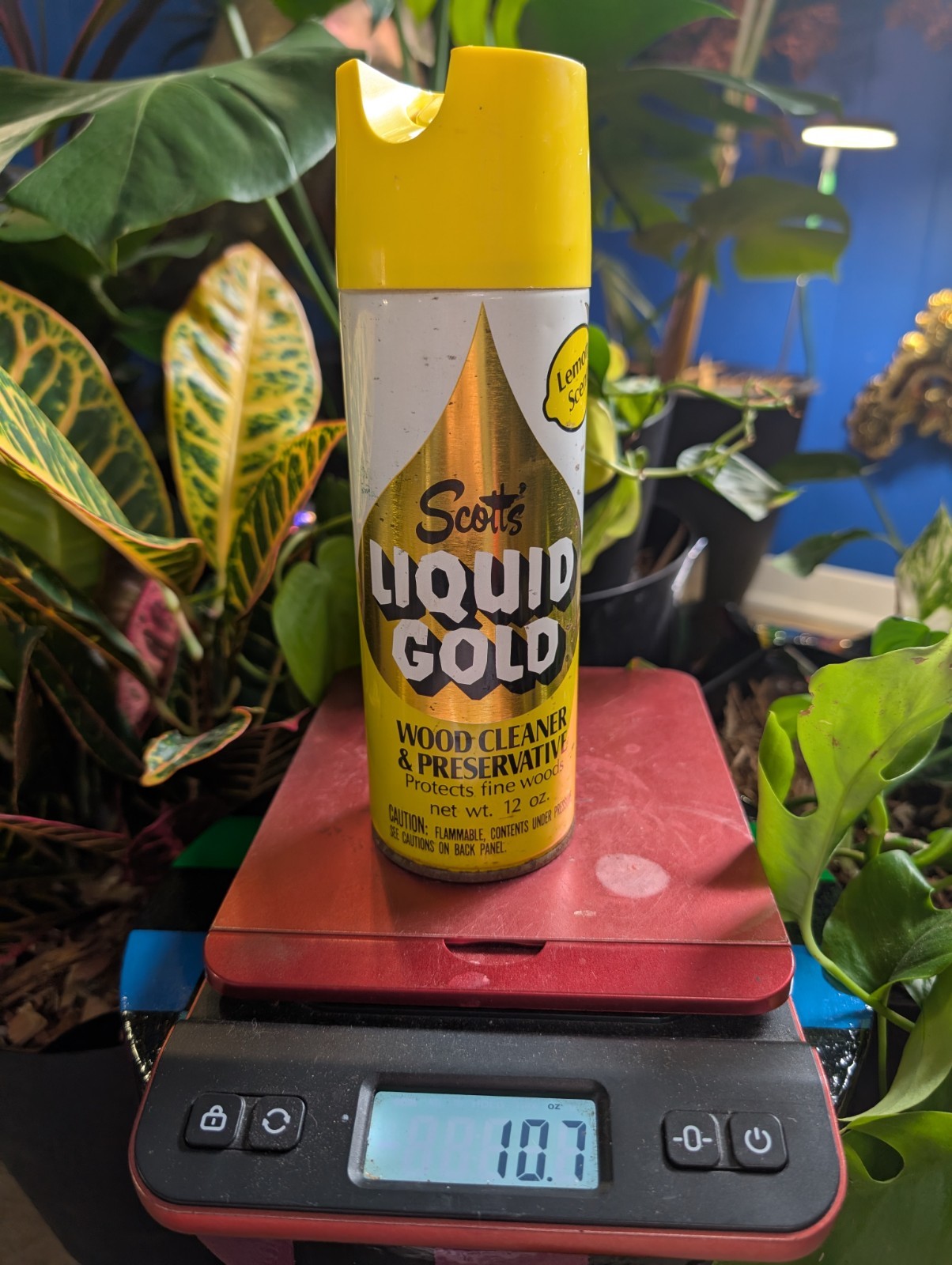 Vintage Scott’s Liquid Gold 14 oz  Lemon Scent Wood Cleaner Prop Full 1980s 90s